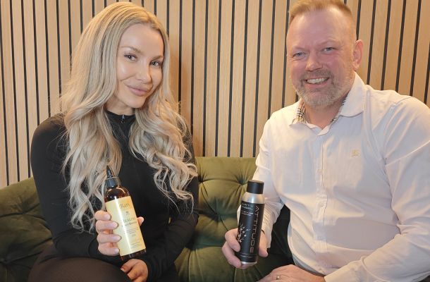 SOFA-SAMTALE: Thomas Trontveit møder Sandy Esko – fuldtidsrejsende globetrotter