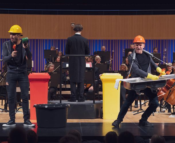 Familiekoncert – De spiller på skraldespande og nedløbsrør sammen med Aalborg Symfoniorkester