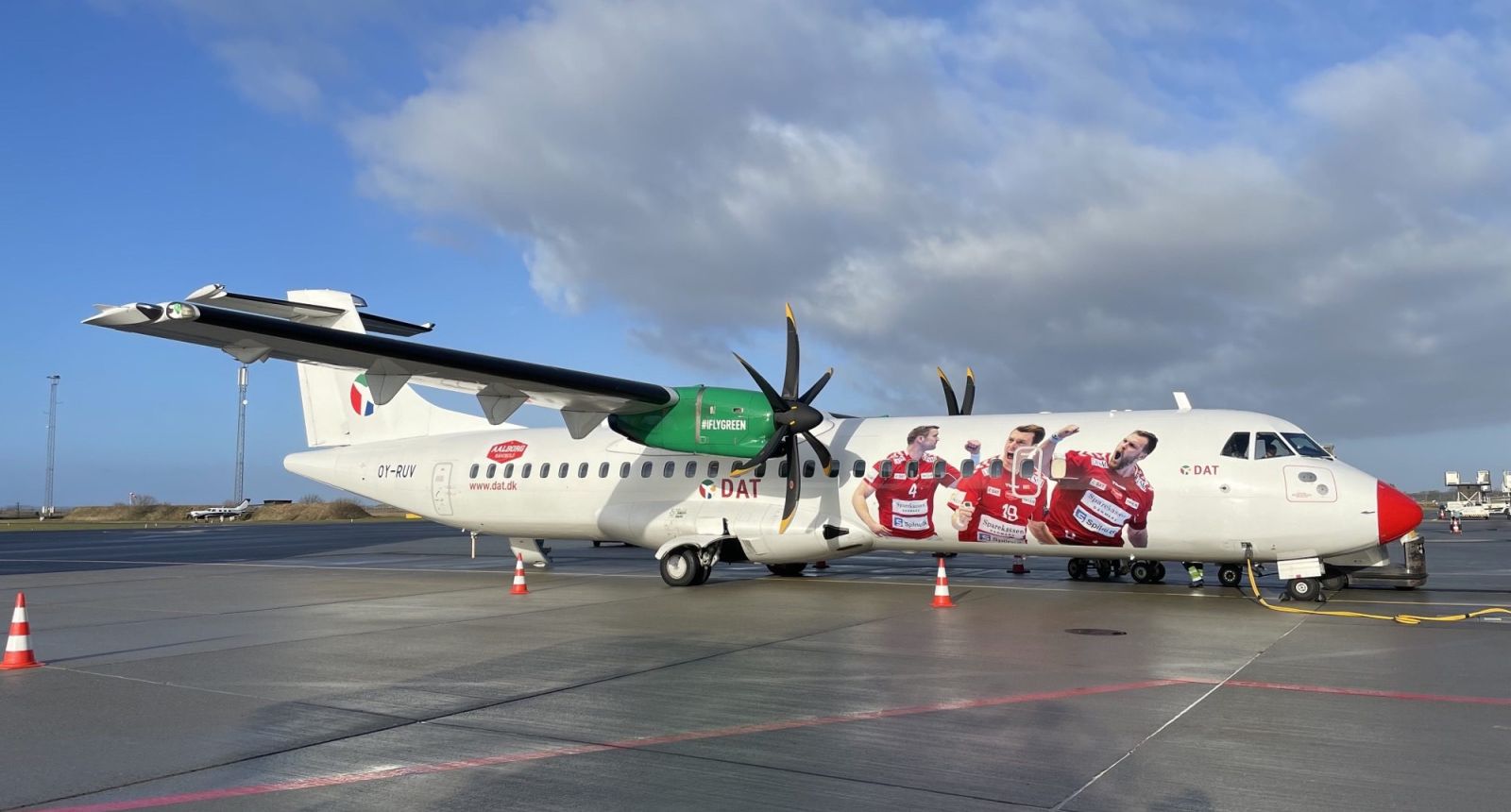 Flyvende win-win-aftale inviterer de nordjyske håndboldfans med ombord