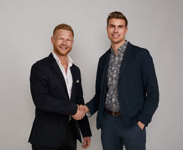 Det startede med et sabbatår – nu flytter 22-årige Patrik og fem ansatte ind på 300 kvadratmeter