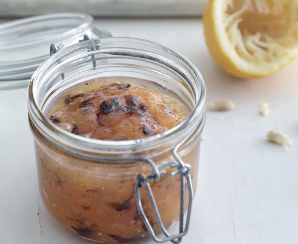 Marmelade med citron, peber og basilikum